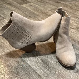 Crown vintage shoe boots never used